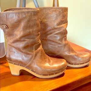 UGG Leather Lynea Chesternut Boots